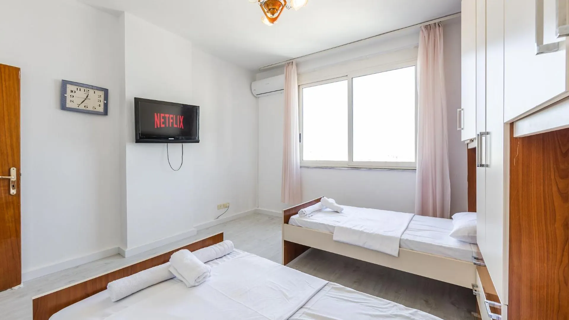 Apartment Central Coziness By Ps Durrës